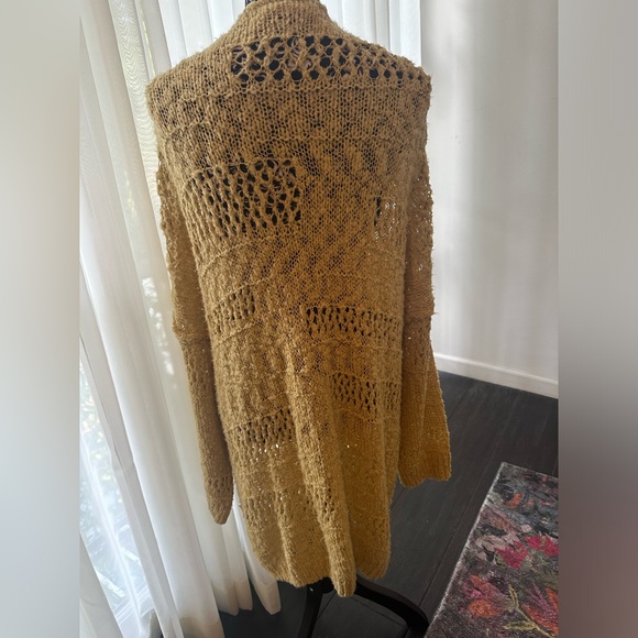 3BN Crochet Oversized Cardigan Sweater - Picture 3 of 4